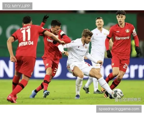 美因茨1-1战平汉堡，神仙球频现展现德甲技术水准